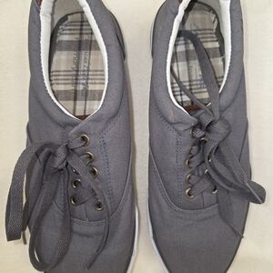 🌟🌟American Eagle Outfitters Gray Sneakers with Plaid Lining🌟🌟